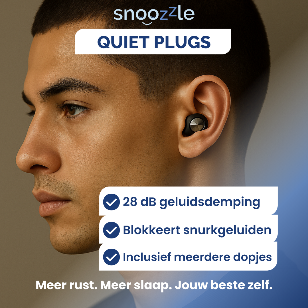 Oordopjes slapen in het blauw met drie voordelen en een man die de oordopjes in heeft