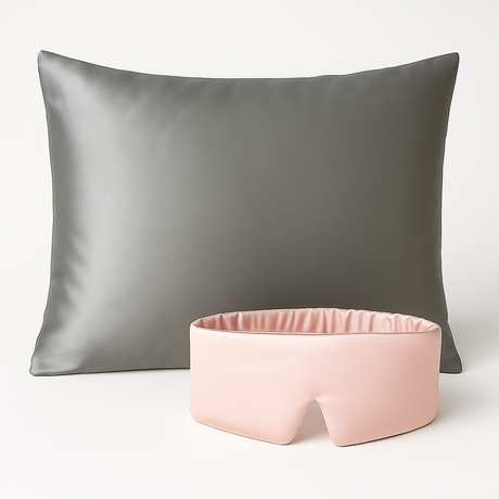 Zijden kussensloop grijs en zijden slaapmasker roze van Snoozzle