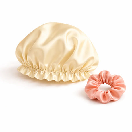 Zijden bonnet beige met zijden scrunchie roze