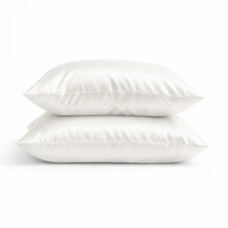 Twee zijden kussenslopen wit op elkaar